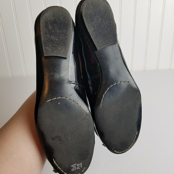Tahari Black Patent Leather Ballet Flats with Bows - Picture 7 of 7
